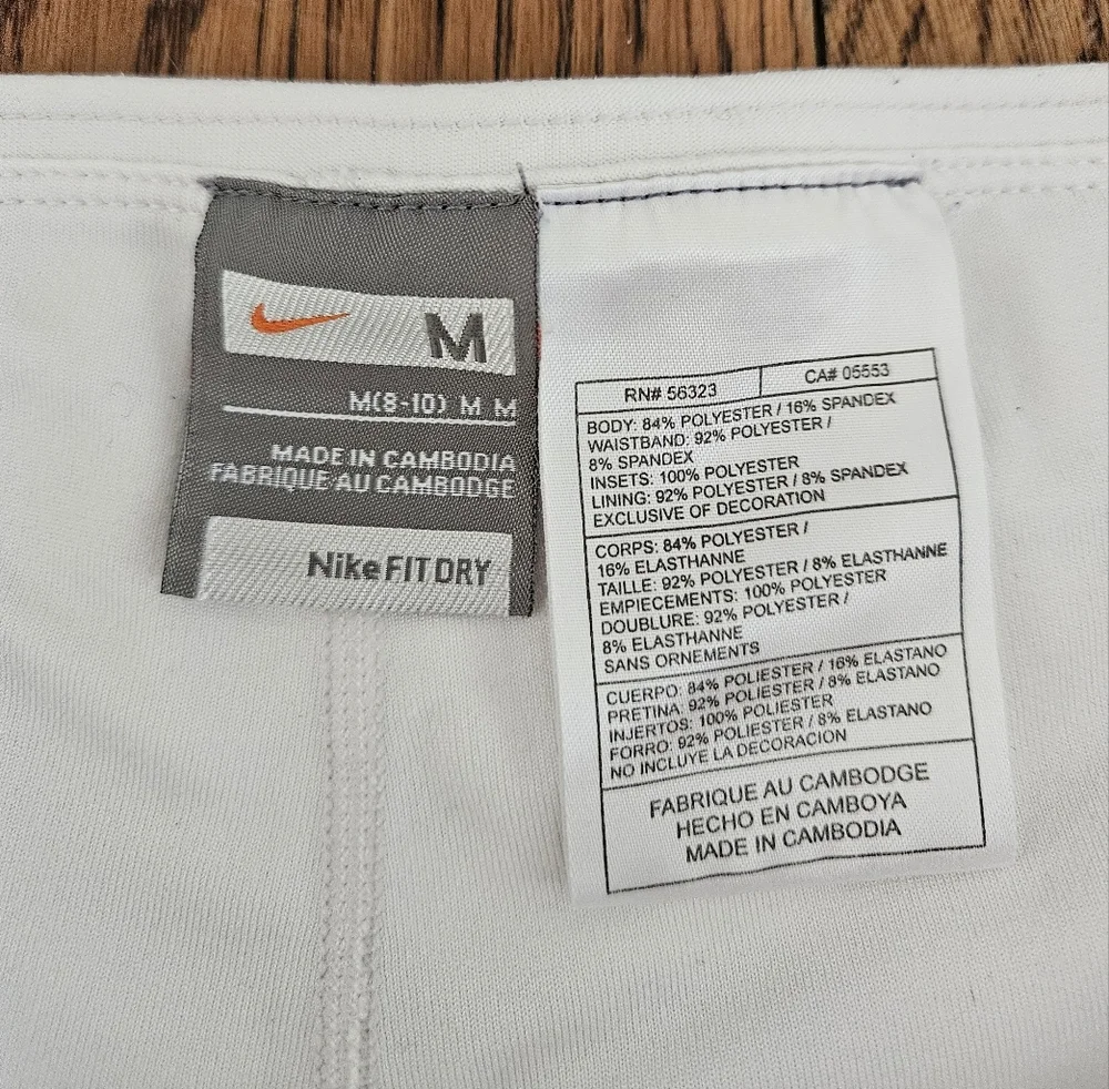 Nike Women's White and Black Athletic Skort - Size Medium - Picture 7 of 12